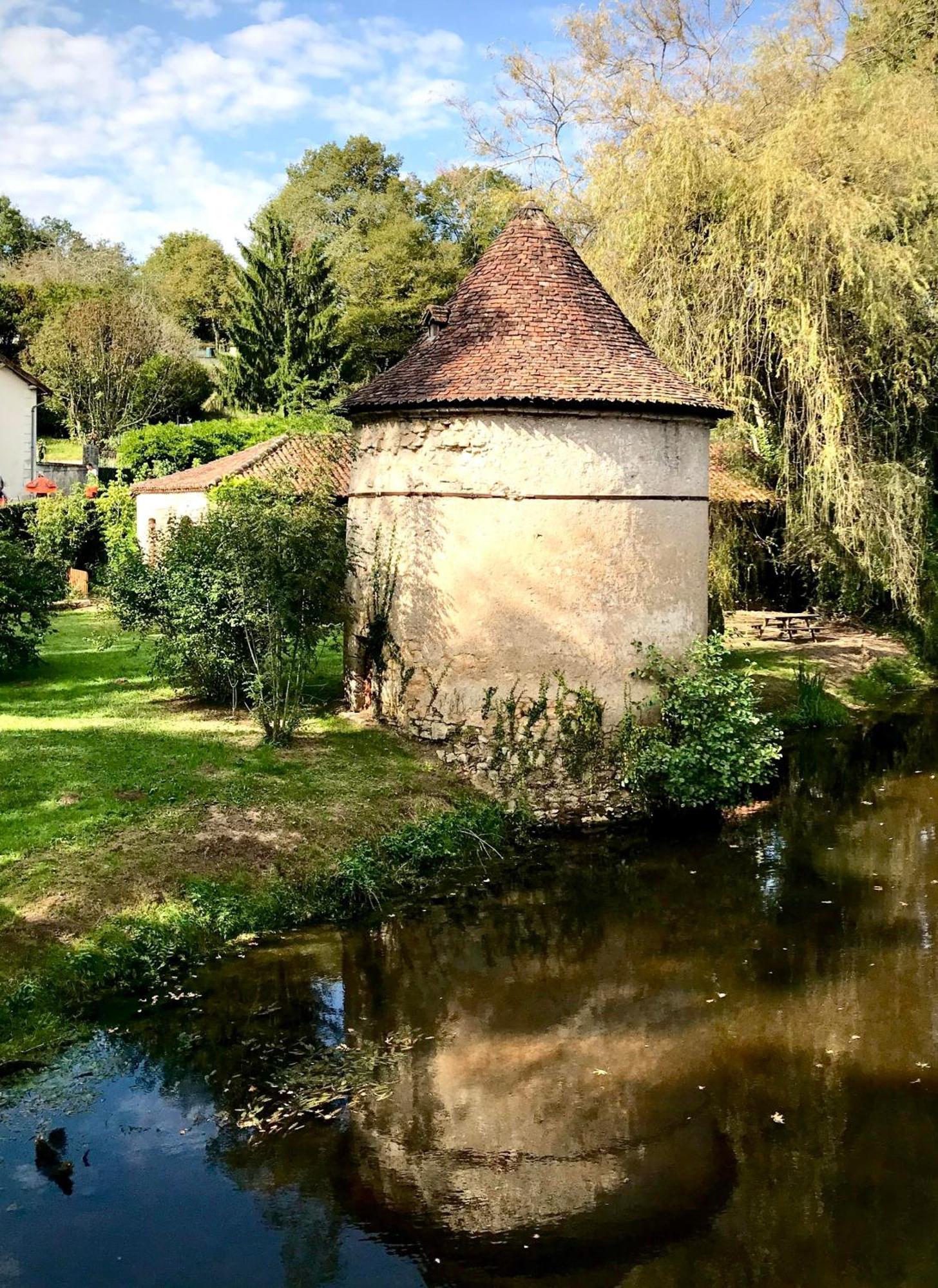 Lapartment Du Perigord Javerlhac-et-la-Chapelle-Saint-Robert Exterior photo